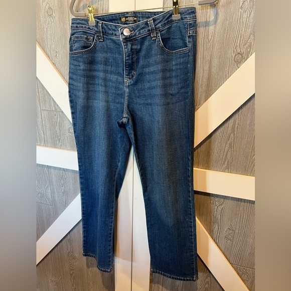 WJ2. LEE STRETCH RELAXED FIT STRAIGHT LEG 12 Short Petite • 27” - Picture 1 of 5